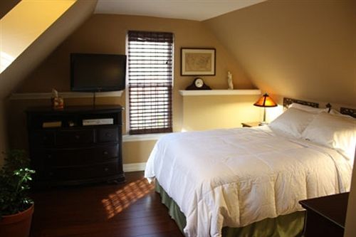 The Manor Bed And Breakfast Norman Exterior photo